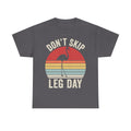 T‑Shirt dark gray with Don't Skip Leg Day flamingo retro sunset graphic